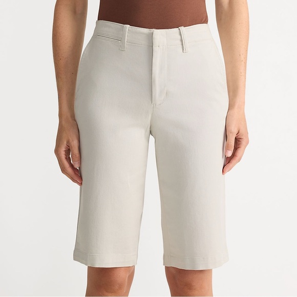 48. Lands End • NWT $85  Cream Chino Shorts W18”-20” - Picture 1 of 3